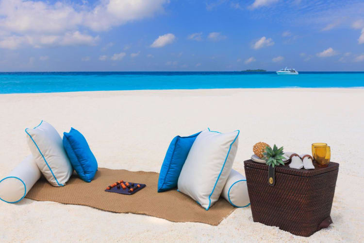 Deserted island dining